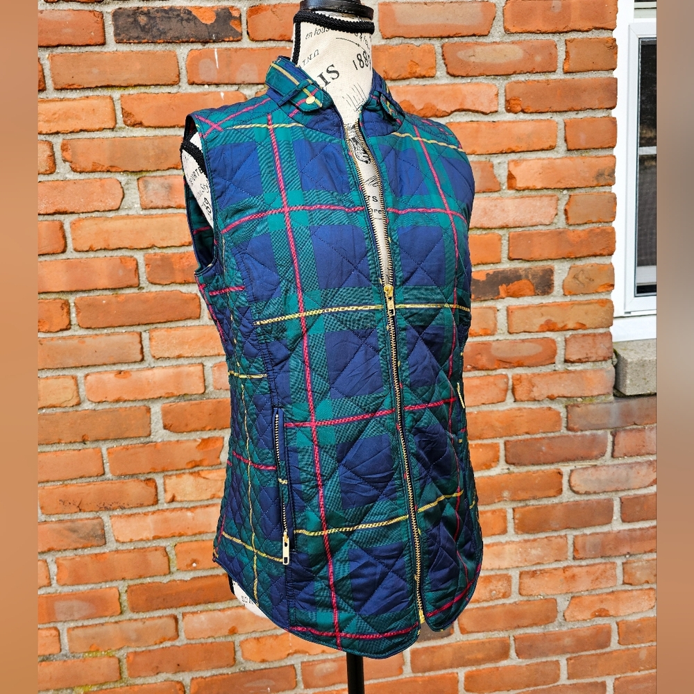 ✨ Crown & Ivy Quilted Plaid Vest — Green & Blue